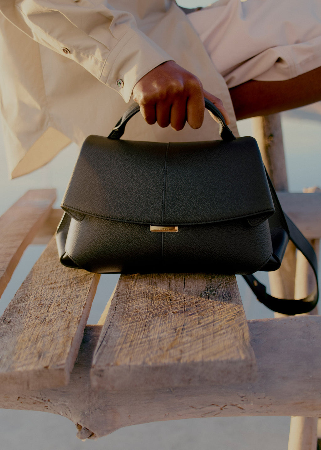 Leocadia | Bolso Texturado Negro