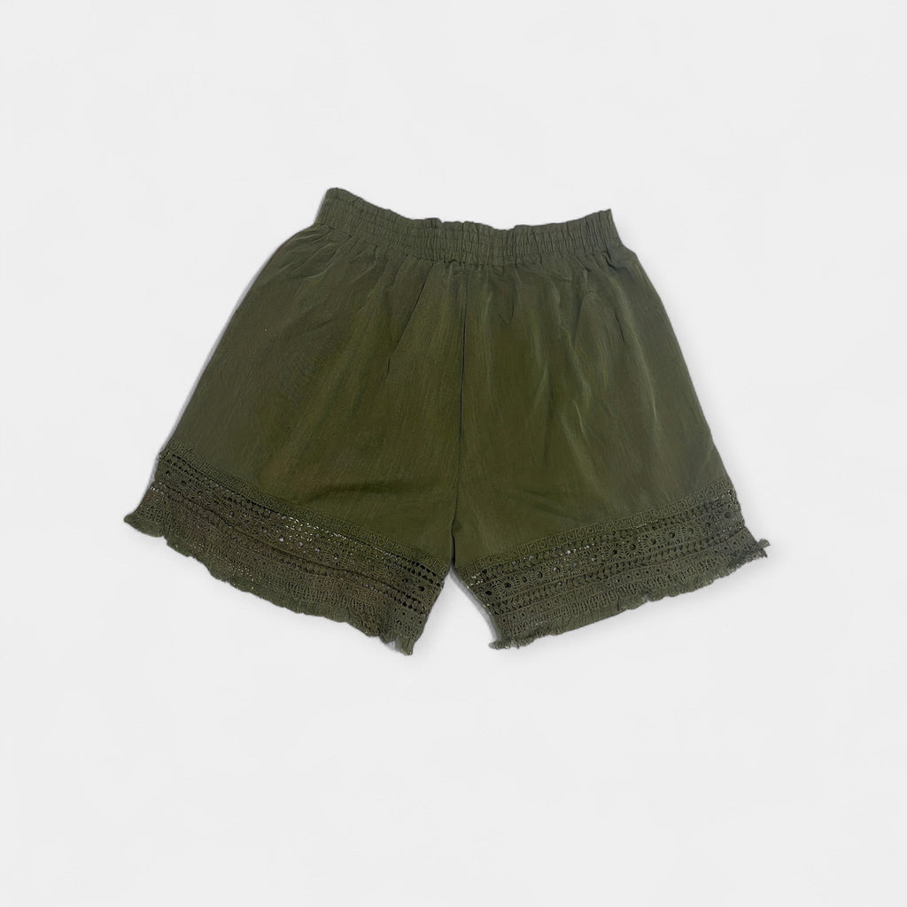 Shorts con encaje