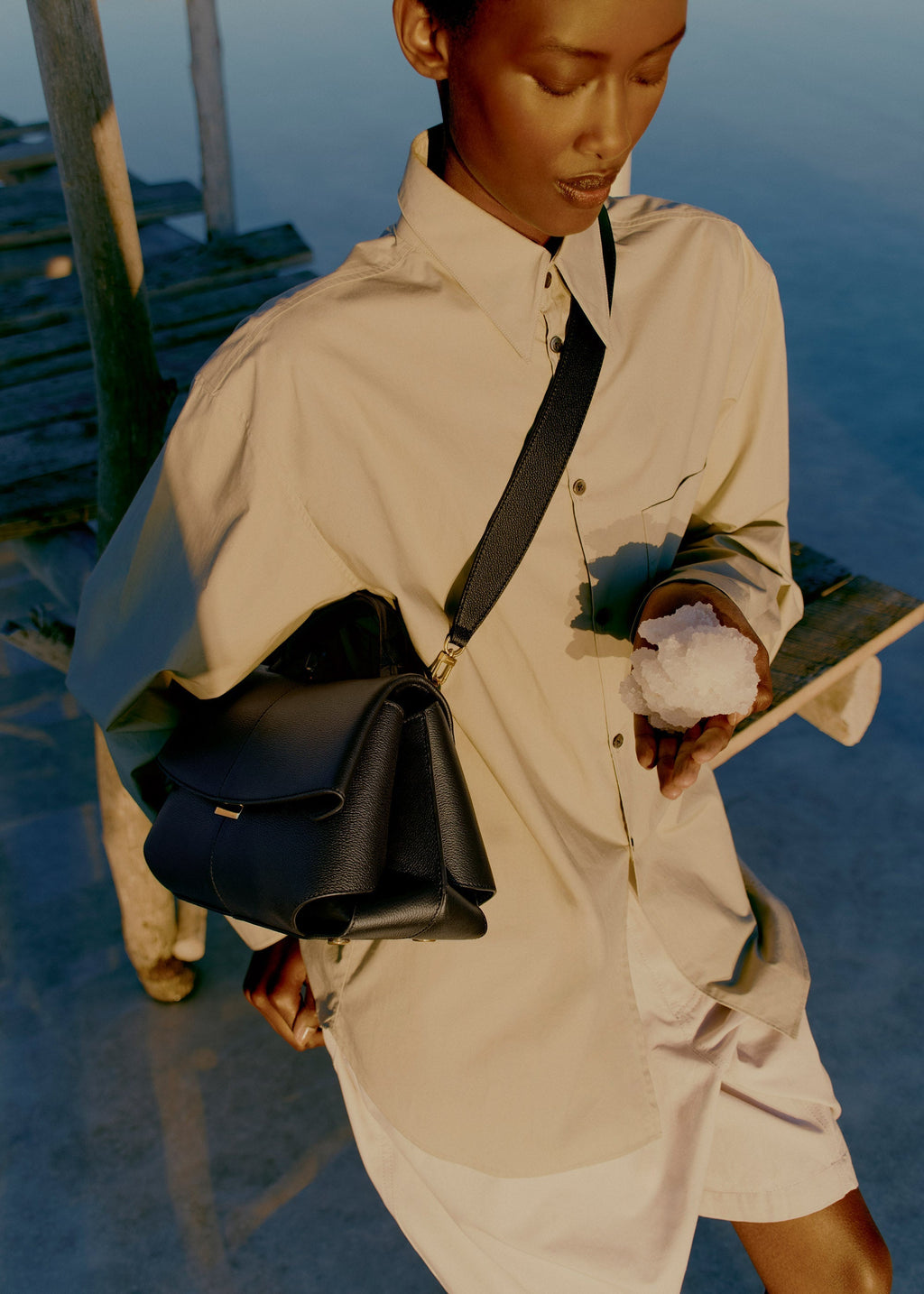 Leocadia | Bolso Texturado Negro