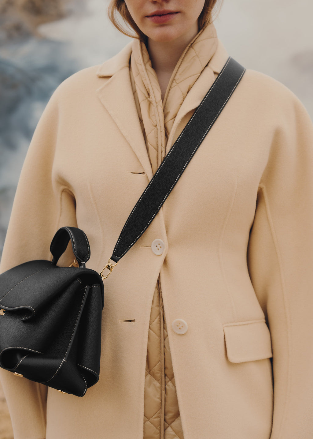 Leocadia | Bolso Texturado Negro Mate