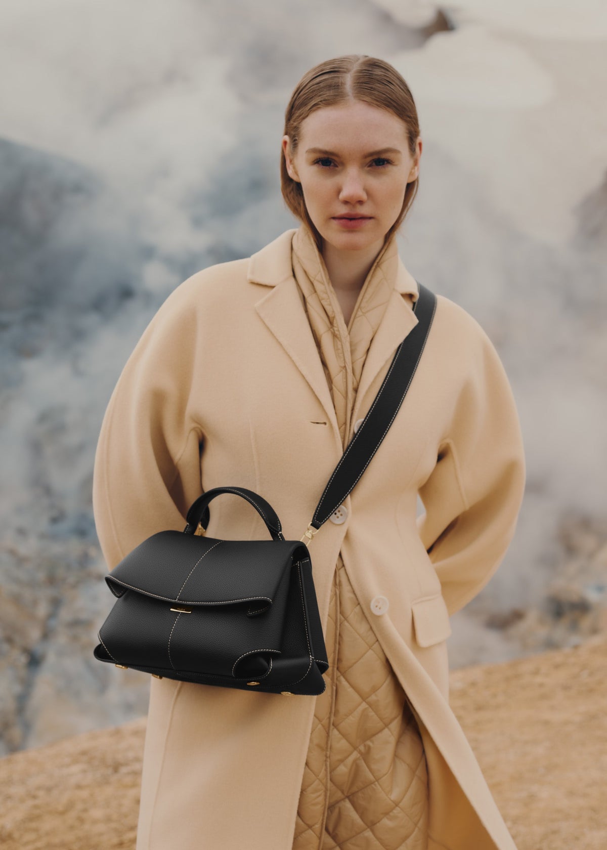 Leocadia | Bolso Texturado Negro Mate