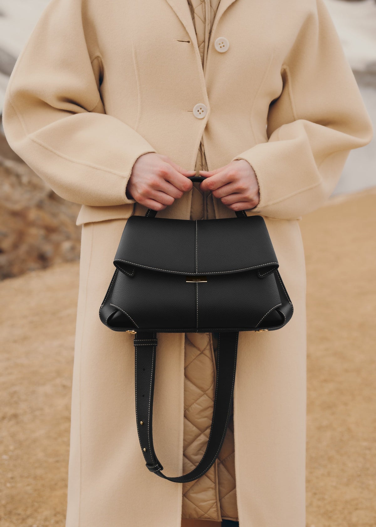 Leocadia | Bolso Texturado Negro Mate