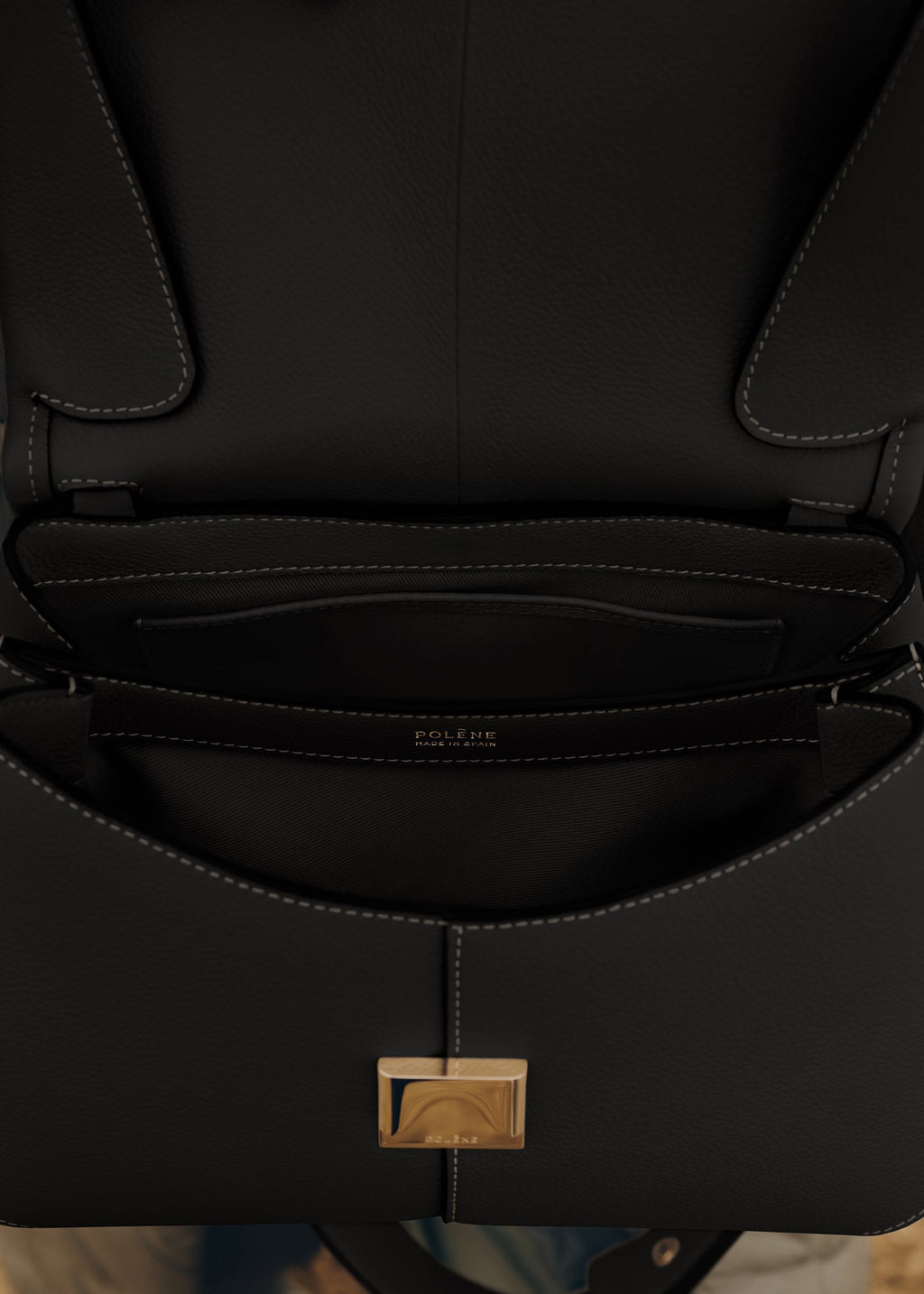 Leocadia | Bolso Texturado Negro Mate