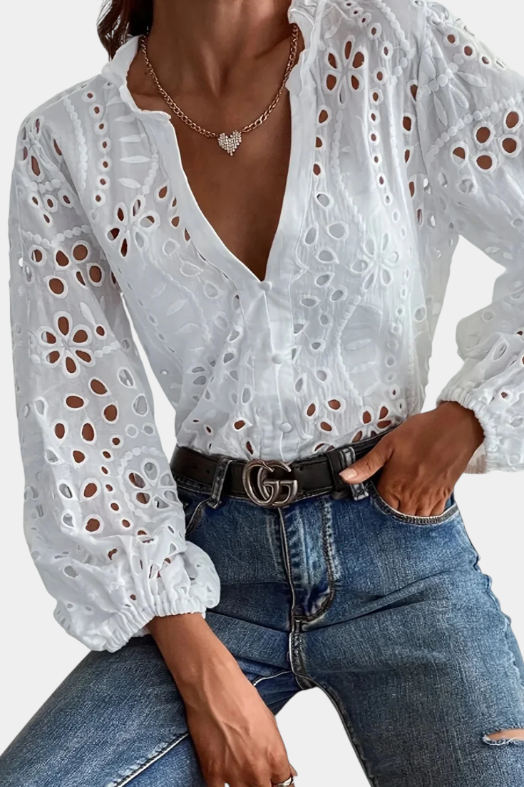 Alba | Blusa de Encaje con Ojal