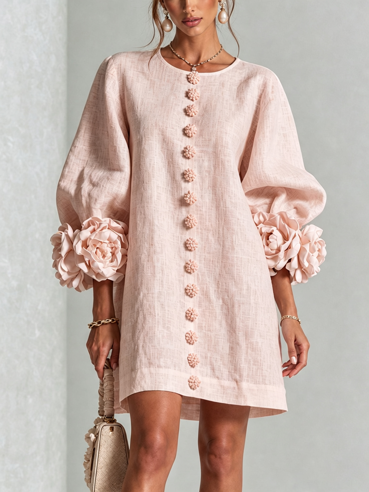 Anita | Mini Vestido Blanco con Rosas en los Puños