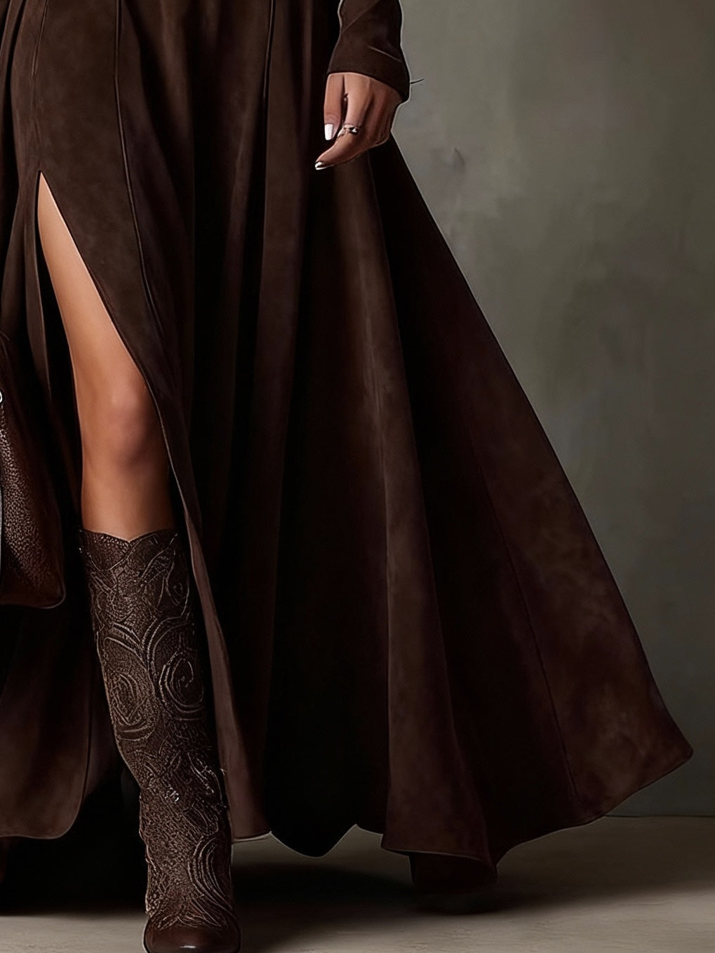 Renata | Vestido de Ante con Cuello Alto y Cinturón