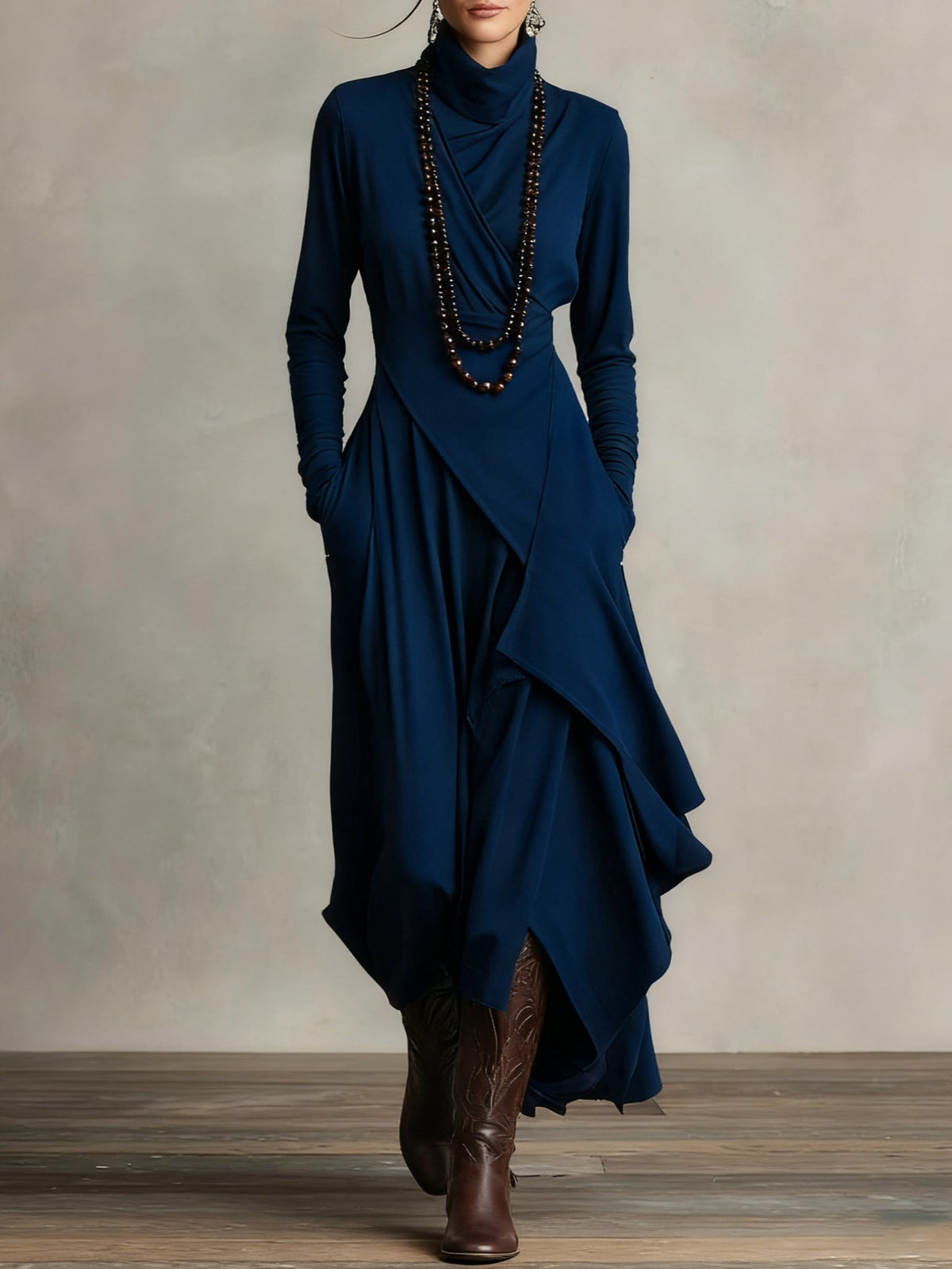 Aurelia | Vestido Largo Plisado Asimétrico Cuello Alto