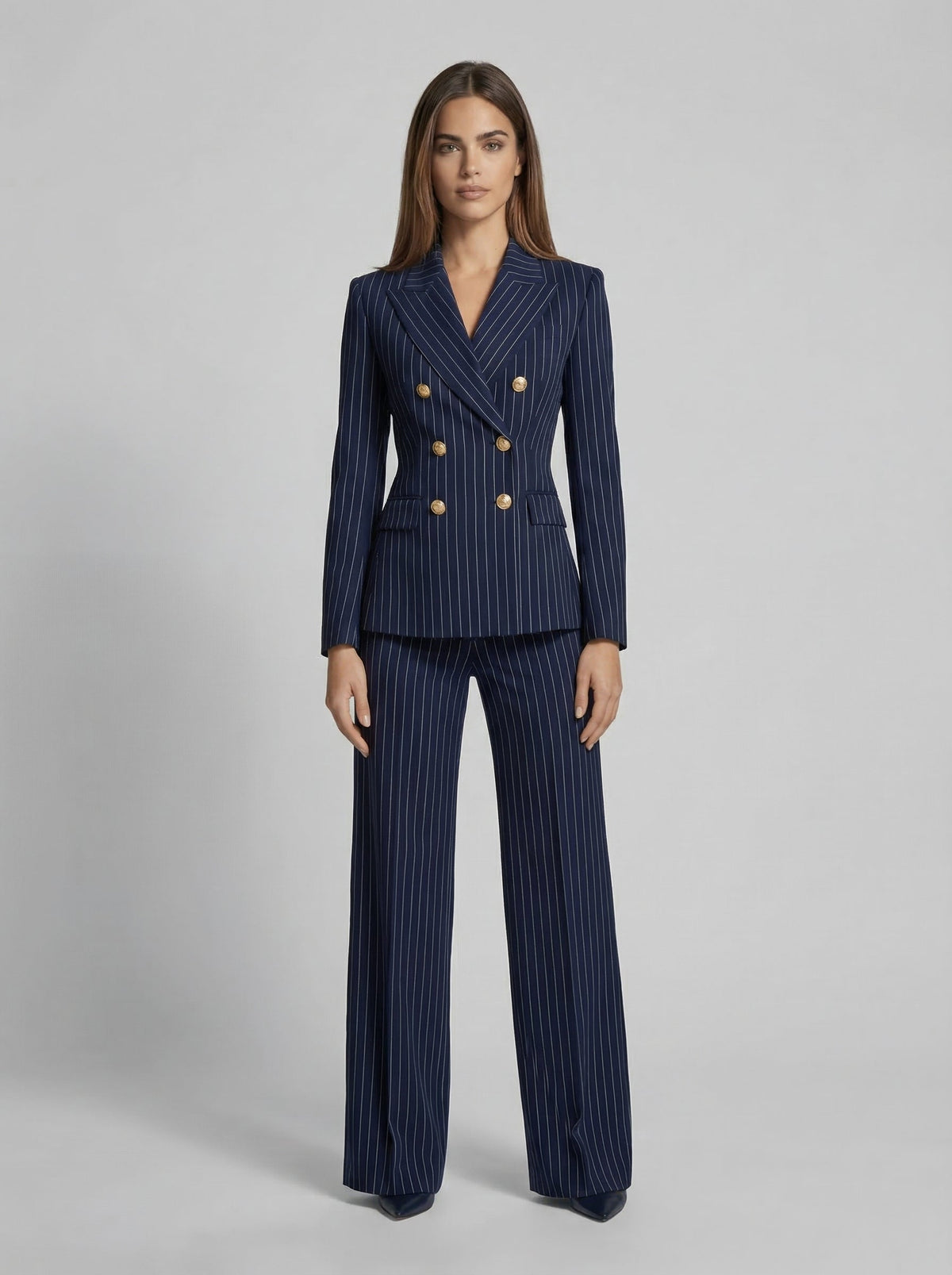 Victoria Diplomática | Traje Elegante