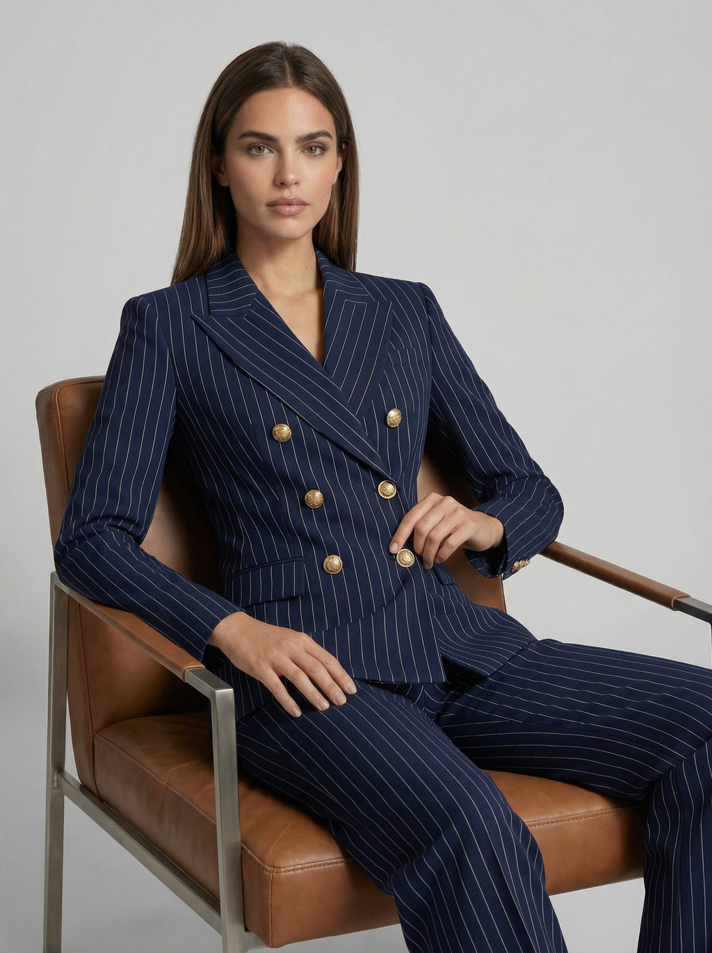 Victoria Diplomática | Traje Elegante