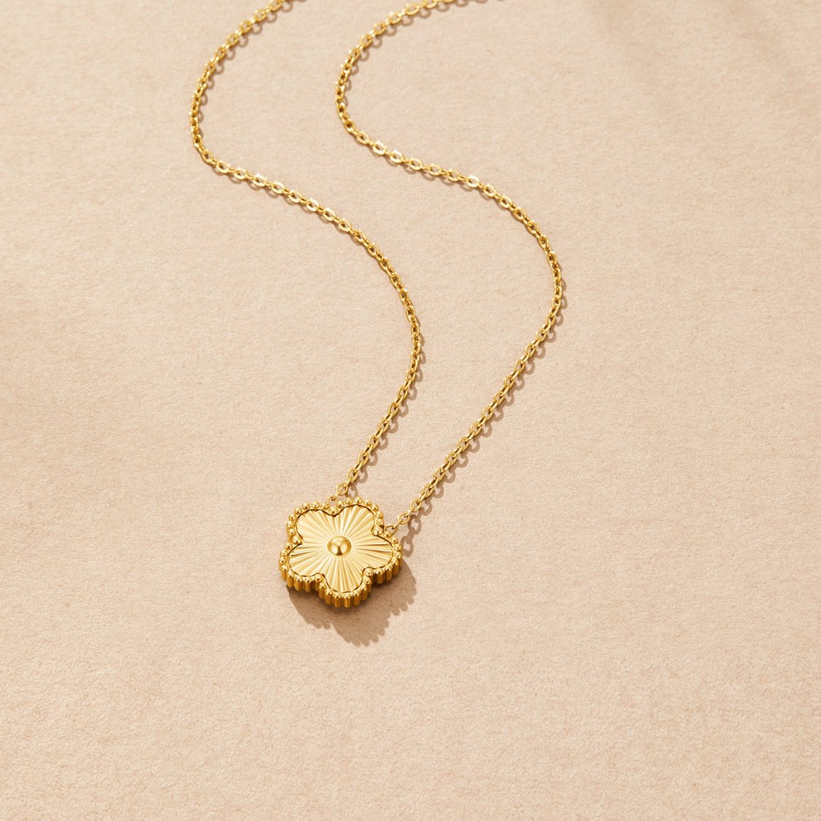 Collar Trébol Dorado
