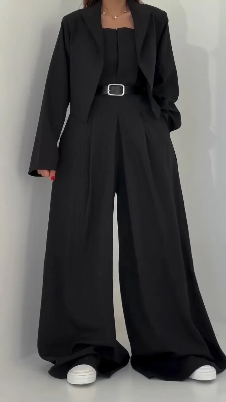 Julia | Traje Chaqueta Oversize y Mono Bustier