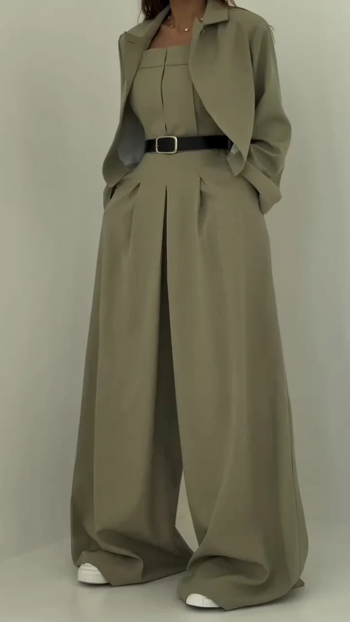 Julia | Traje Chaqueta Oversize y Mono Bustier