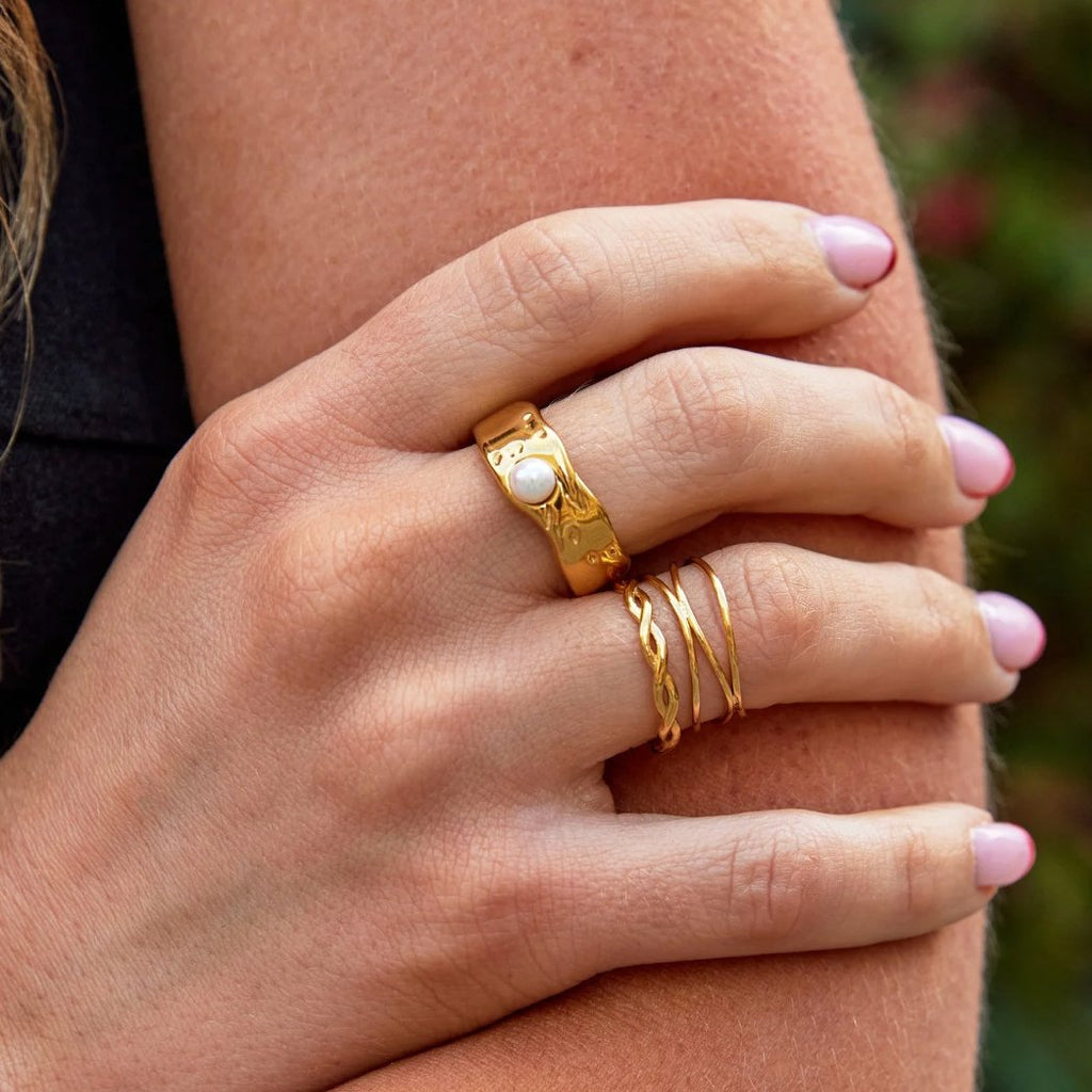 Anillo Espiral Infinito Dorado 18K