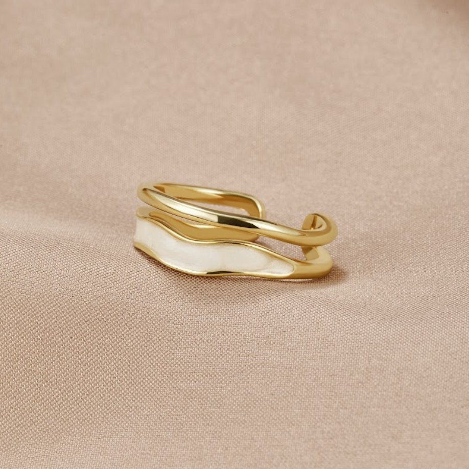 Noemí | Anillo Dorado en Capas