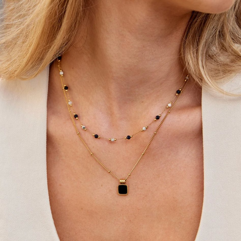 Lucía | Collar con Colgante Negro