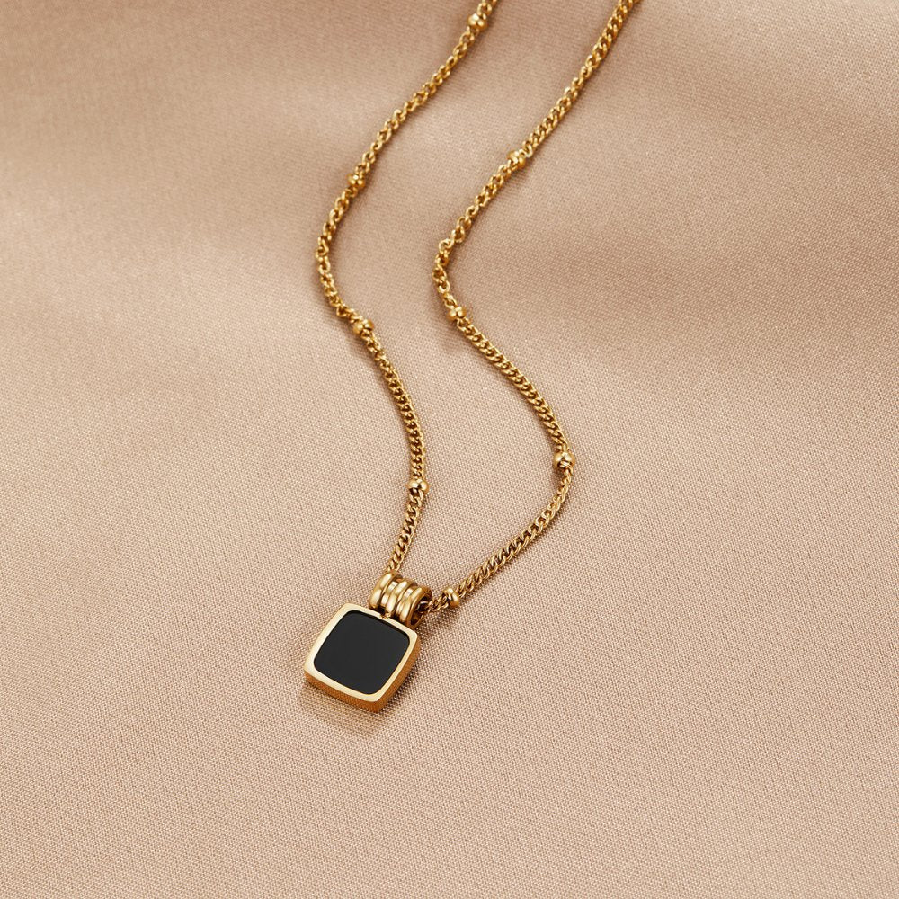 Lucía | Collar con Colgante Negro