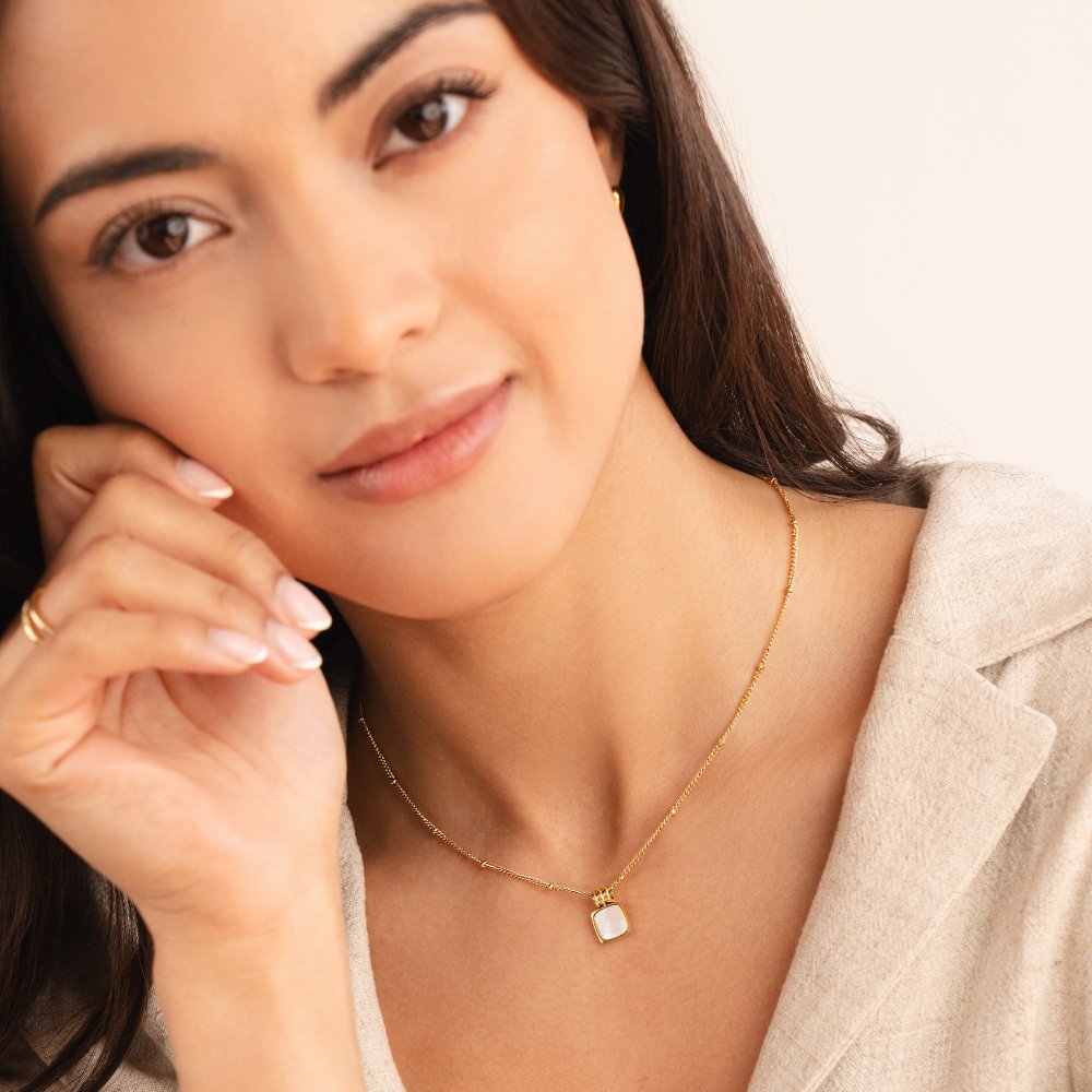 Lucía | Collar con Colgante de Concha Blanca
