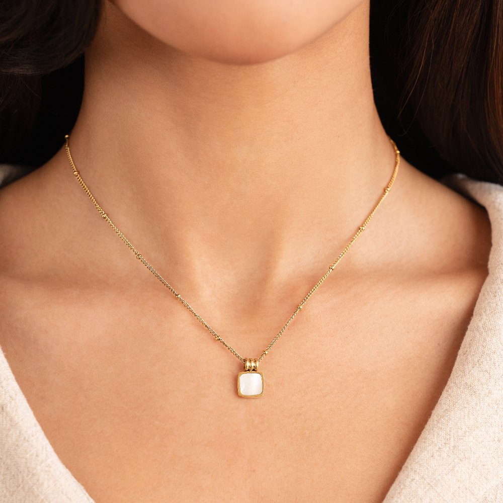 Lucía | Collar con Colgante de Concha Blanca