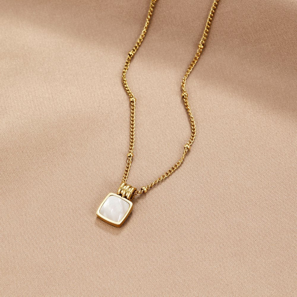 Lucía | Collar con Colgante de Concha Blanca