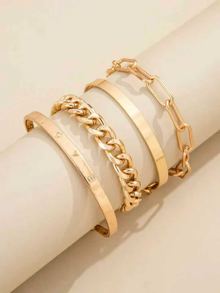 Conjunto de Pulseras Doradas Modernas